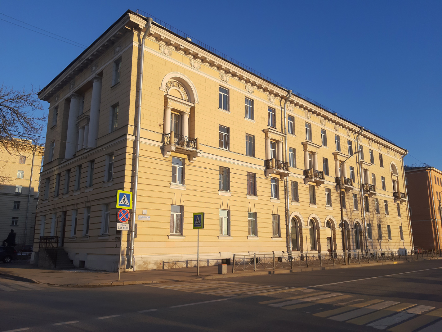 Peterburi, Большеохтинский проспект, 7 корп. 1