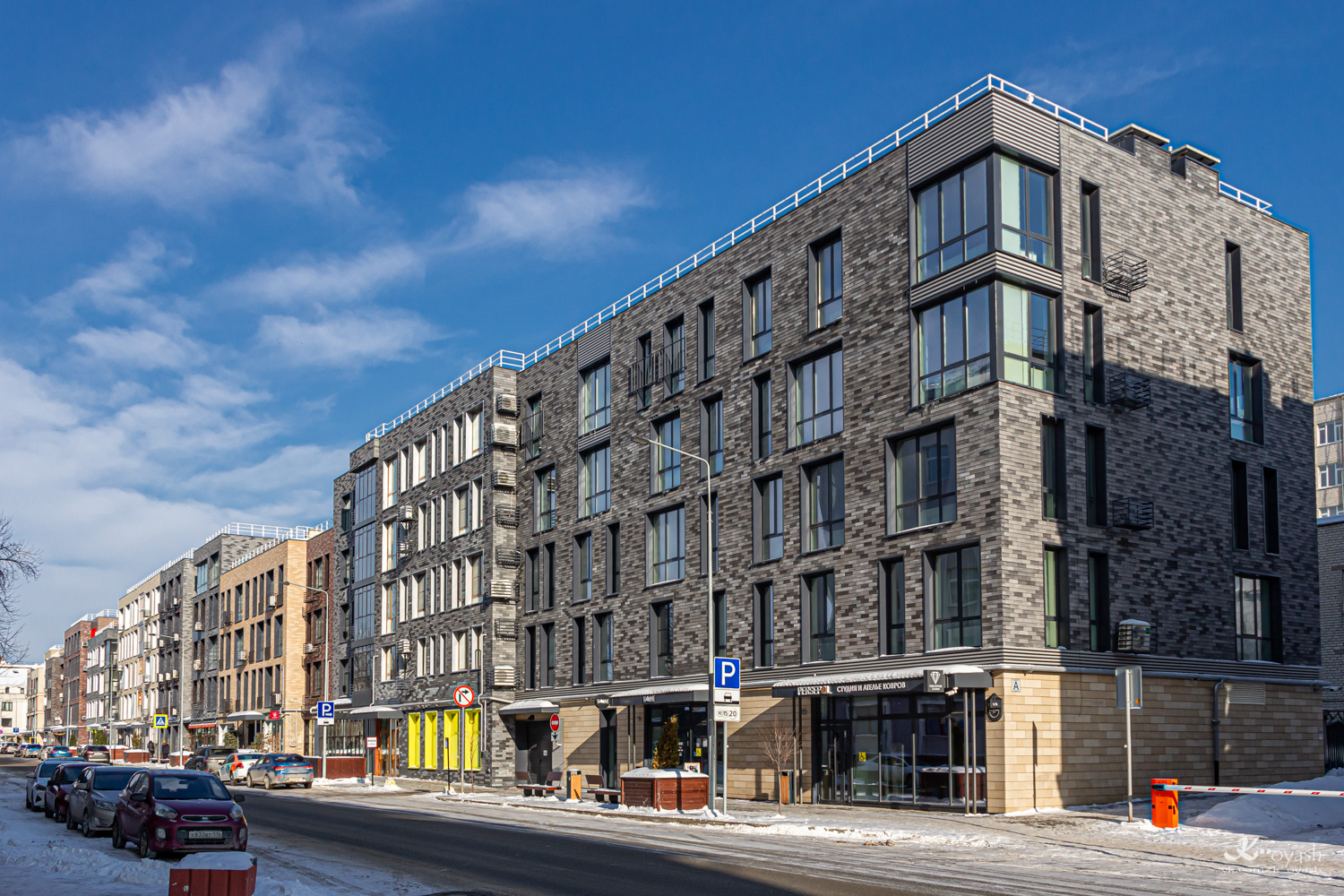 Казань, Улица Николая Столбова, 1 / Улица Галиаскара Камала, 3