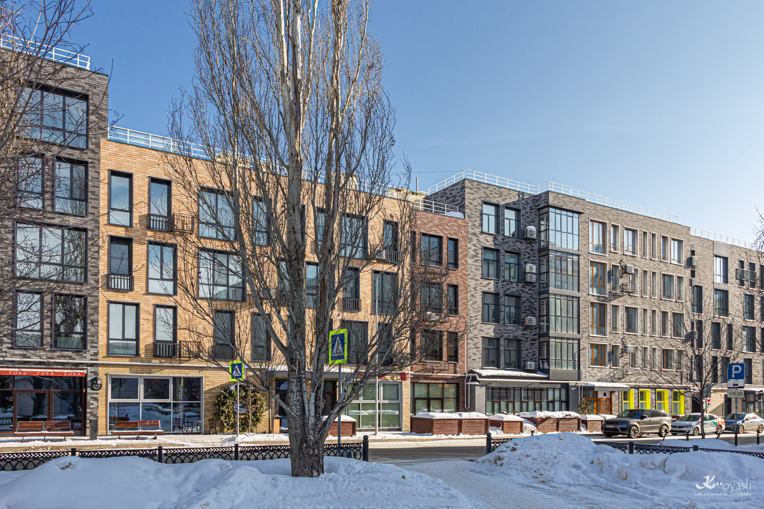 Казань, Улица Николая Столбова, 1 / Улица Галиаскара Камала, 3