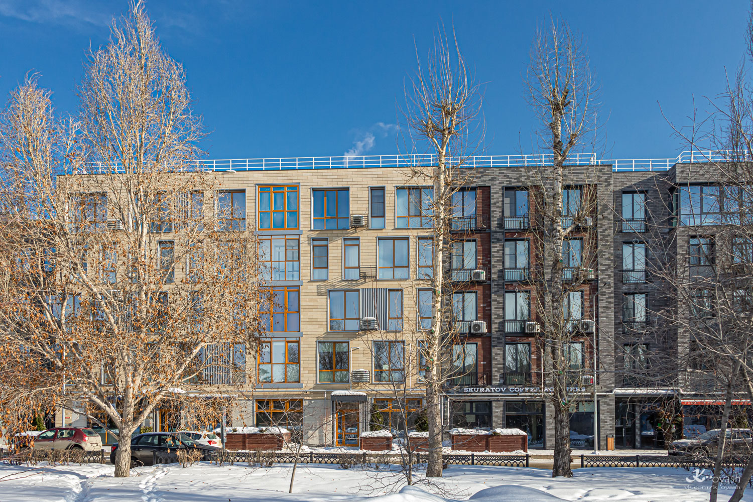 Казань, Улица Николая Столбова, 1 / Улица Галиаскара Камала, 3