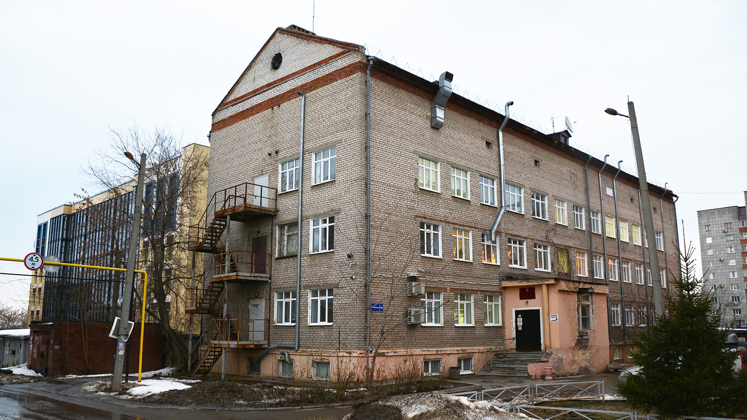 Пермь, Улица Чайковского, 35; Улица Чайковского, 35А