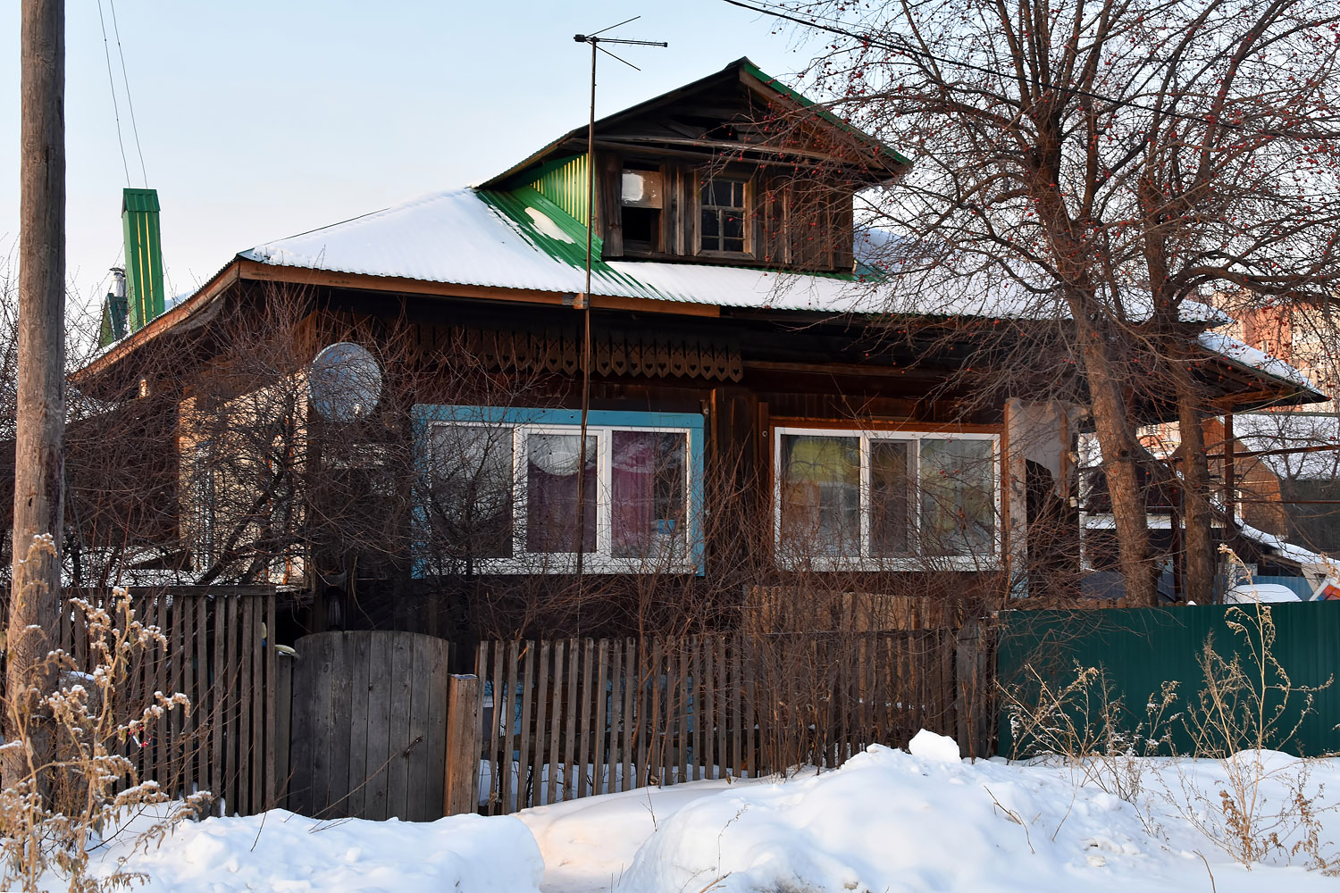 Пермь, Проспект Декабристов, 52 / Молодогвардейская улица, 14