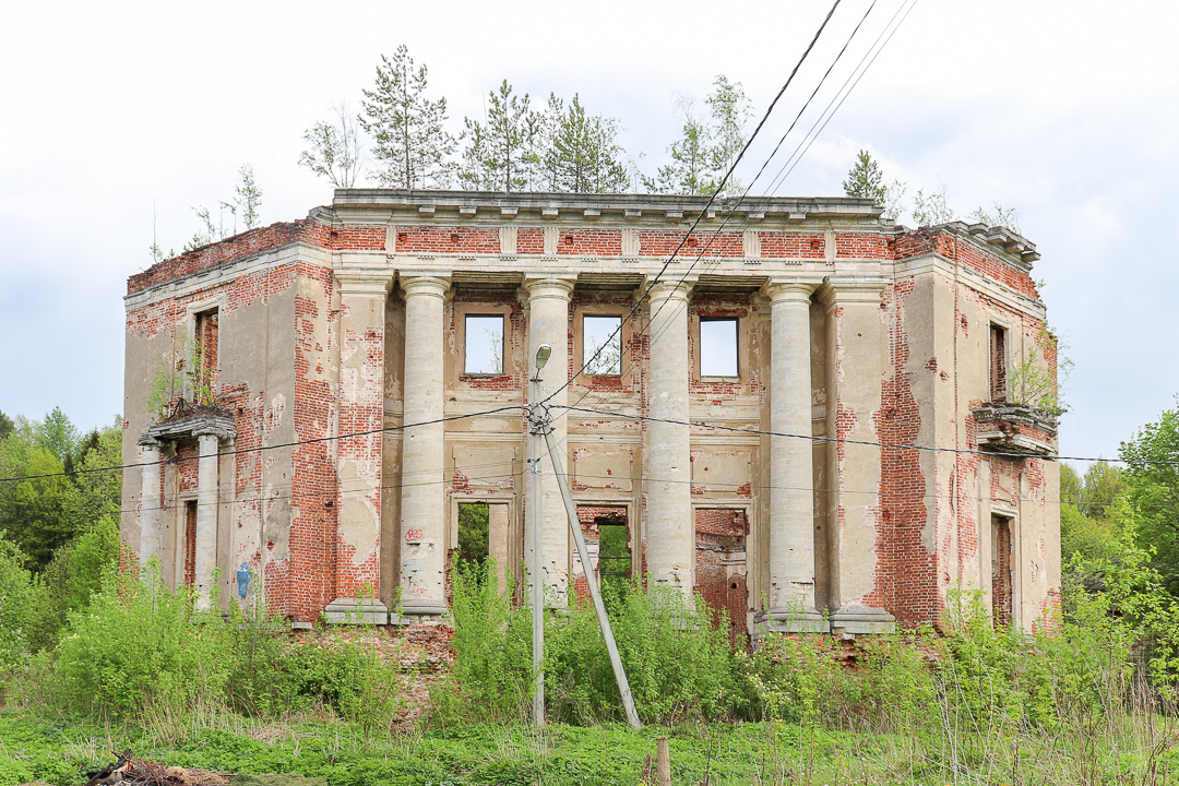 Naro-Fominsky city district, other localities, с. Петровское, Усадьба Петровское-Алабино, главный дом
