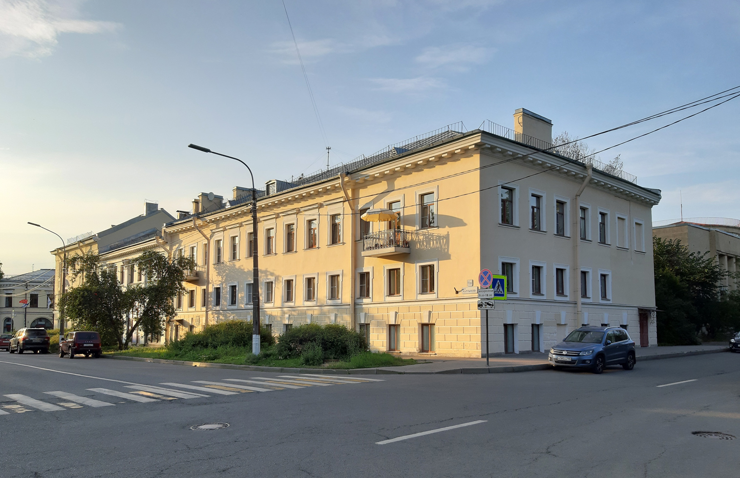 Kronsztad, Улица Мартынова, 1