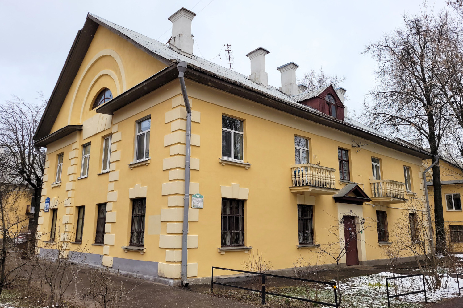 Минск, Улица Чичерина, 8 / Коммунистическая улица, 30