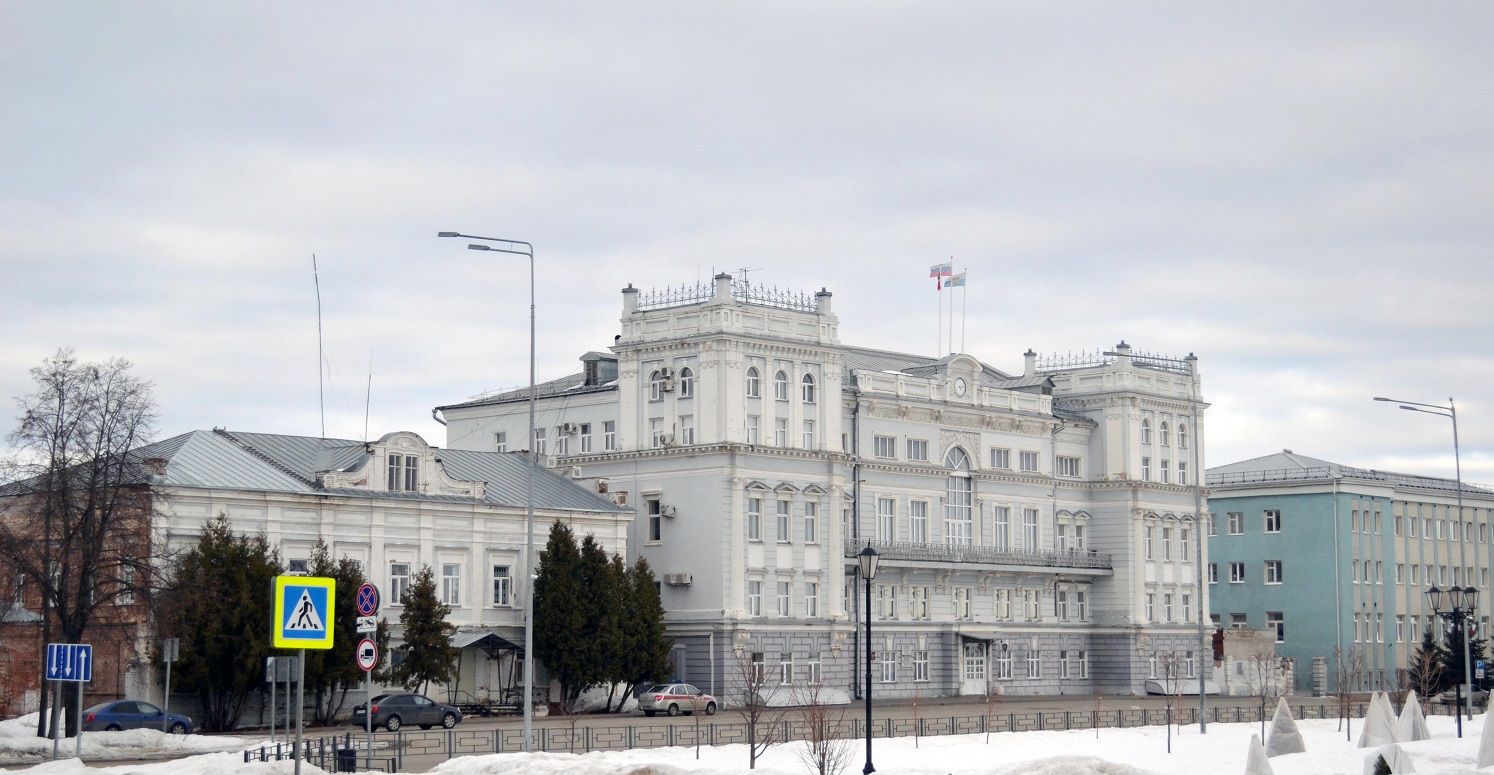 Сарапул, Красная площадь, 8; Красная площадь, 6