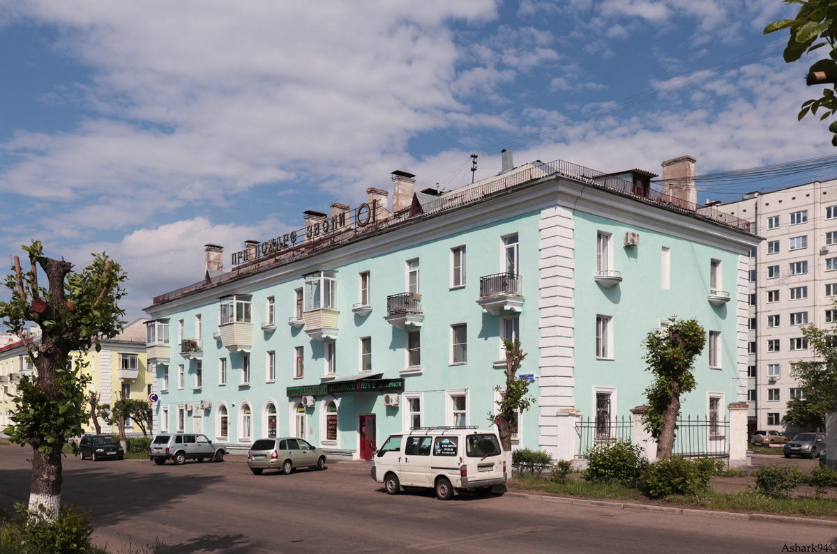 Железногорск, Улица Советской Армии, 13 / Октябрьская улица, 1