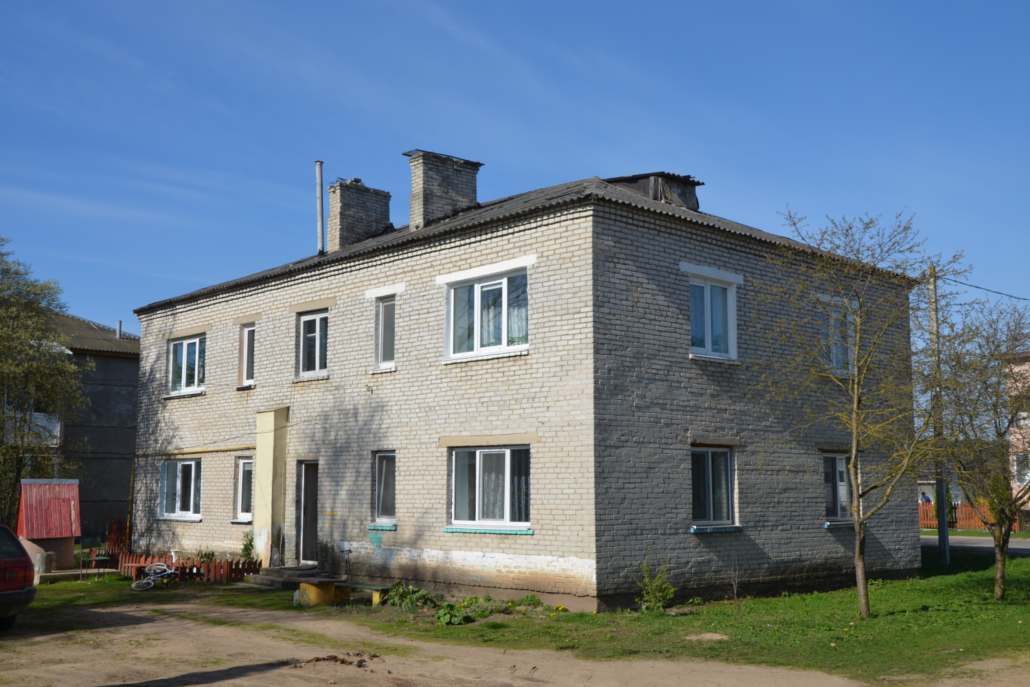 Палуши, Молодёжная улица, 4