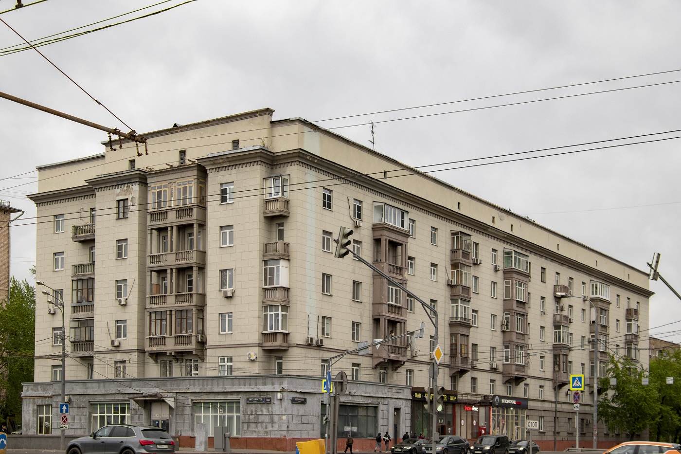 Москва, Шоссе Энтузиастов, 48 / Улица Плеханова, 1