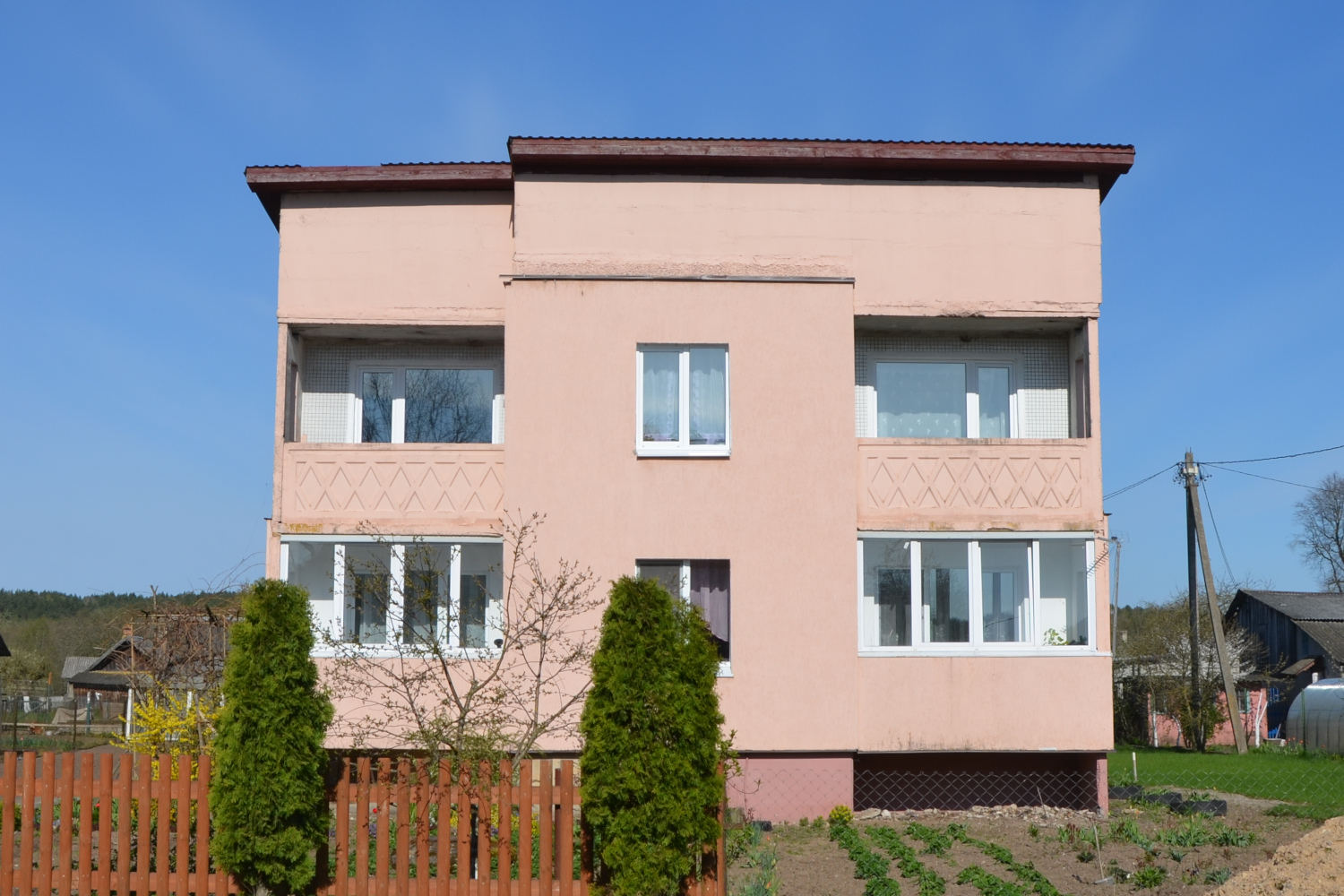 Палуши, Молодёжная улица, 7