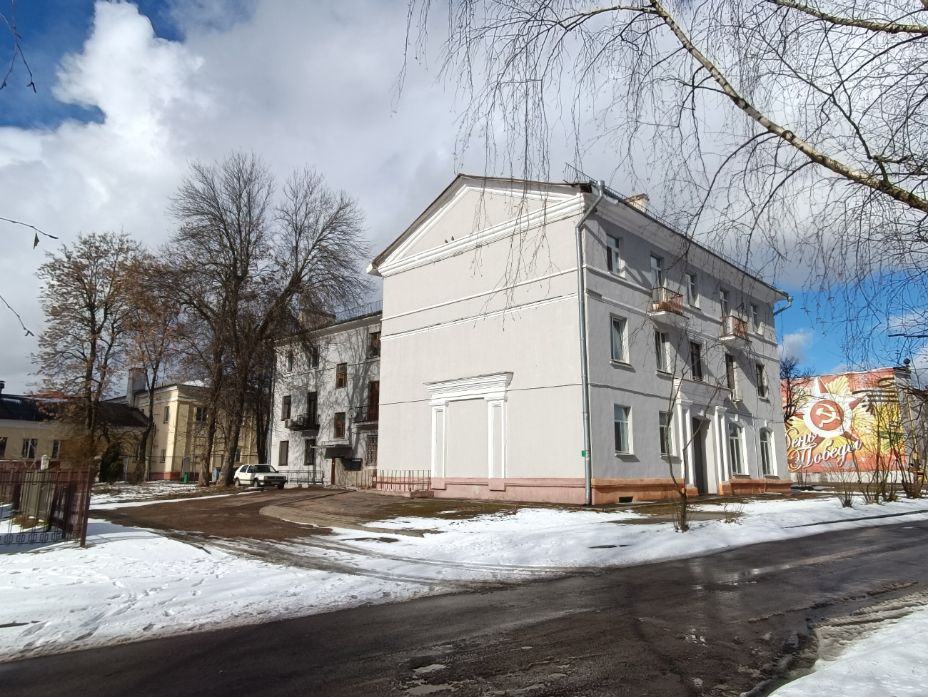 Минск, Красноармейская улица, 28 / Казарменный переулок, 2