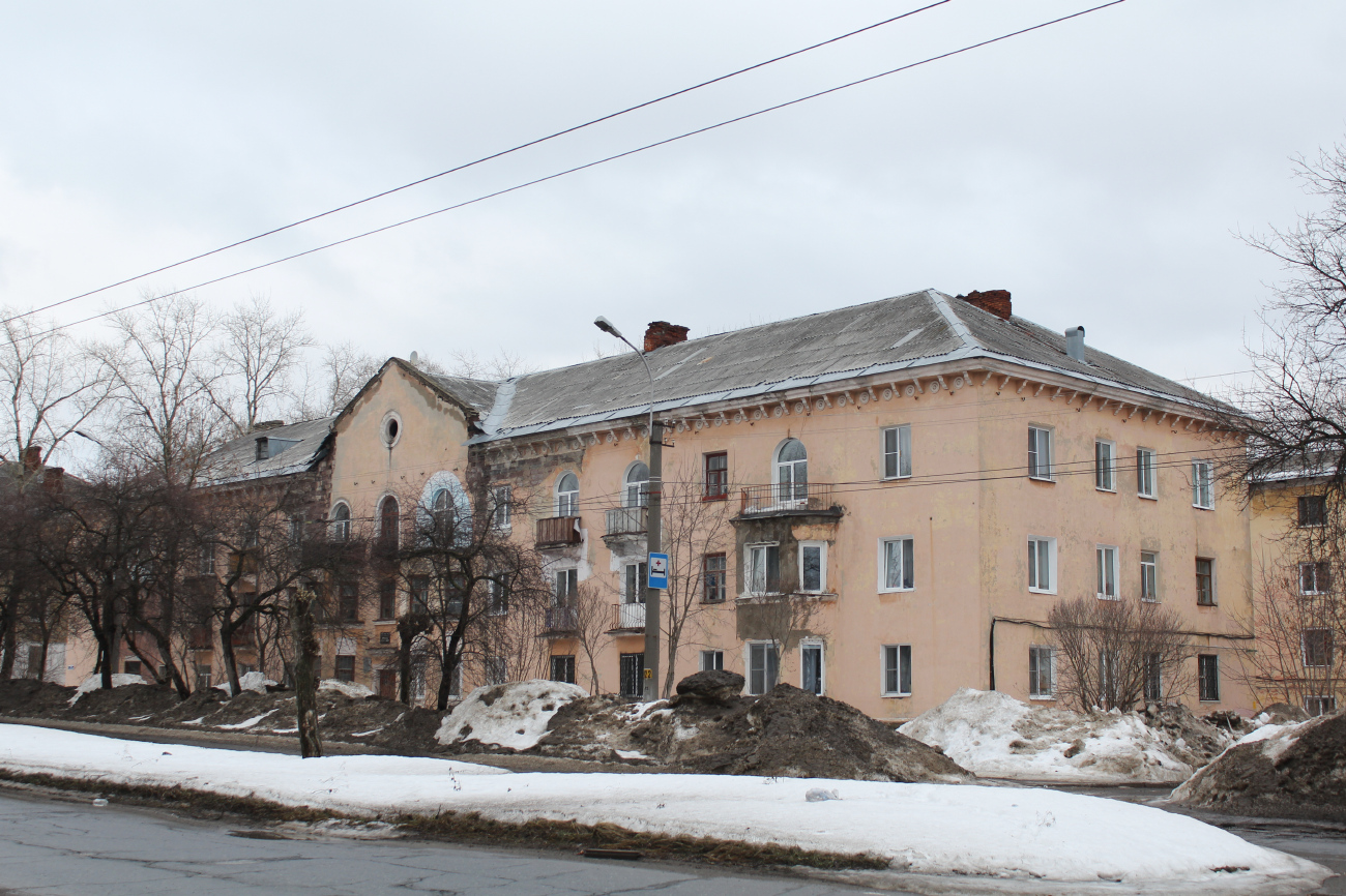 Березники, Улица Деменева, 8