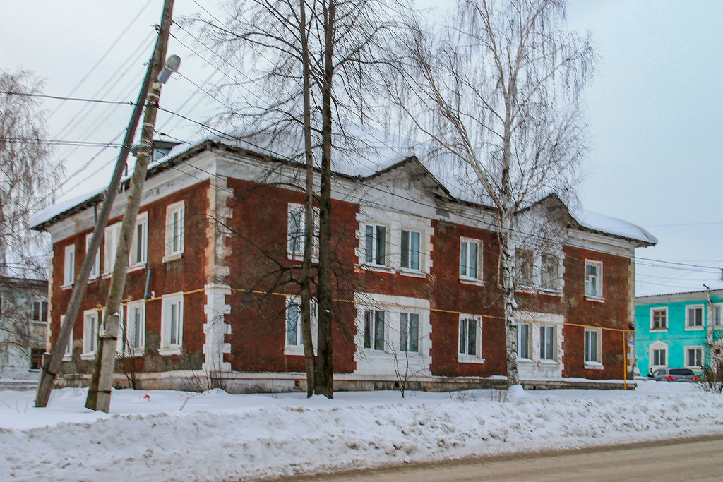 Чусовой, Переездная улица, 11