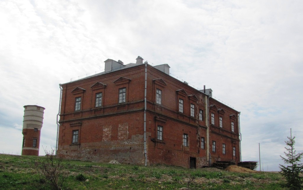 Кунгурский муниципальный округ, прочие н.п., Дер. Белая Гора, братский корпус №2