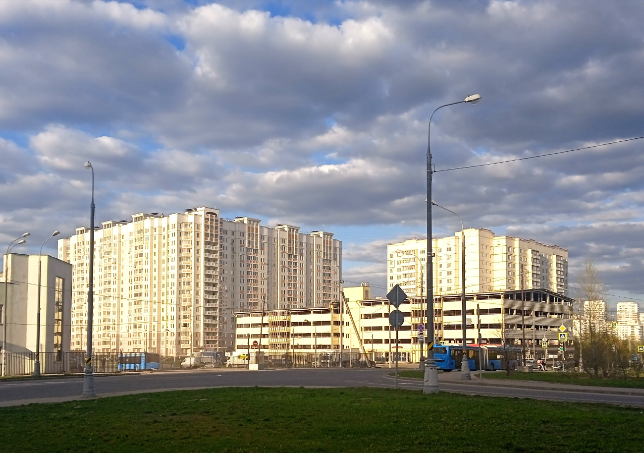 Москва, Улица Захарьинские Дворики, 3; Улица Брусилова, 3