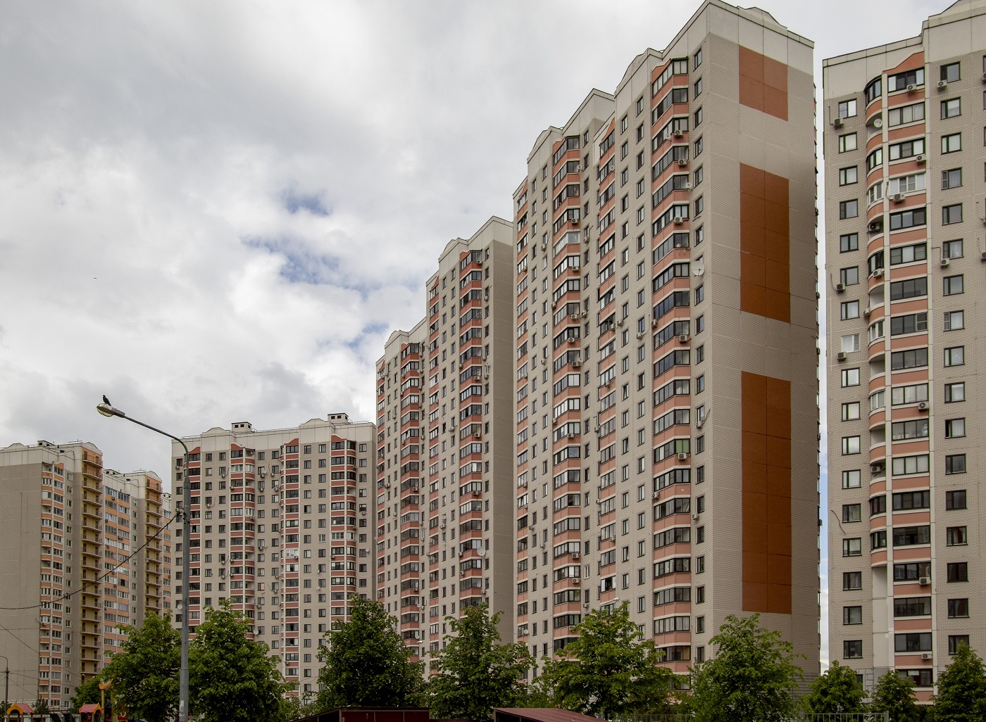 Leninsky city district, other localities, пос. Дрожжино, Новое шоссе, 5 корп. 1; пос. Дрожжино, Новое шоссе, 7 корп. 1