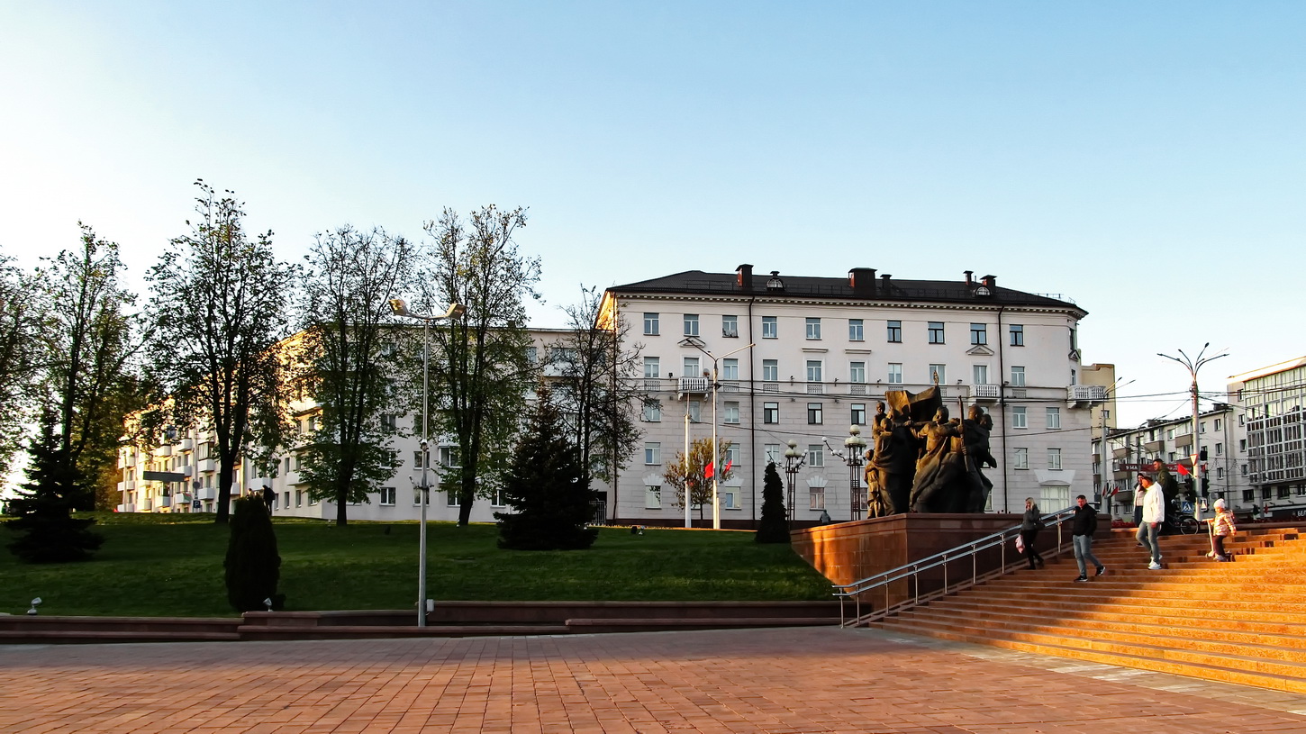 Витебск, Улица Калинина, 24; Улица Ленина, 4