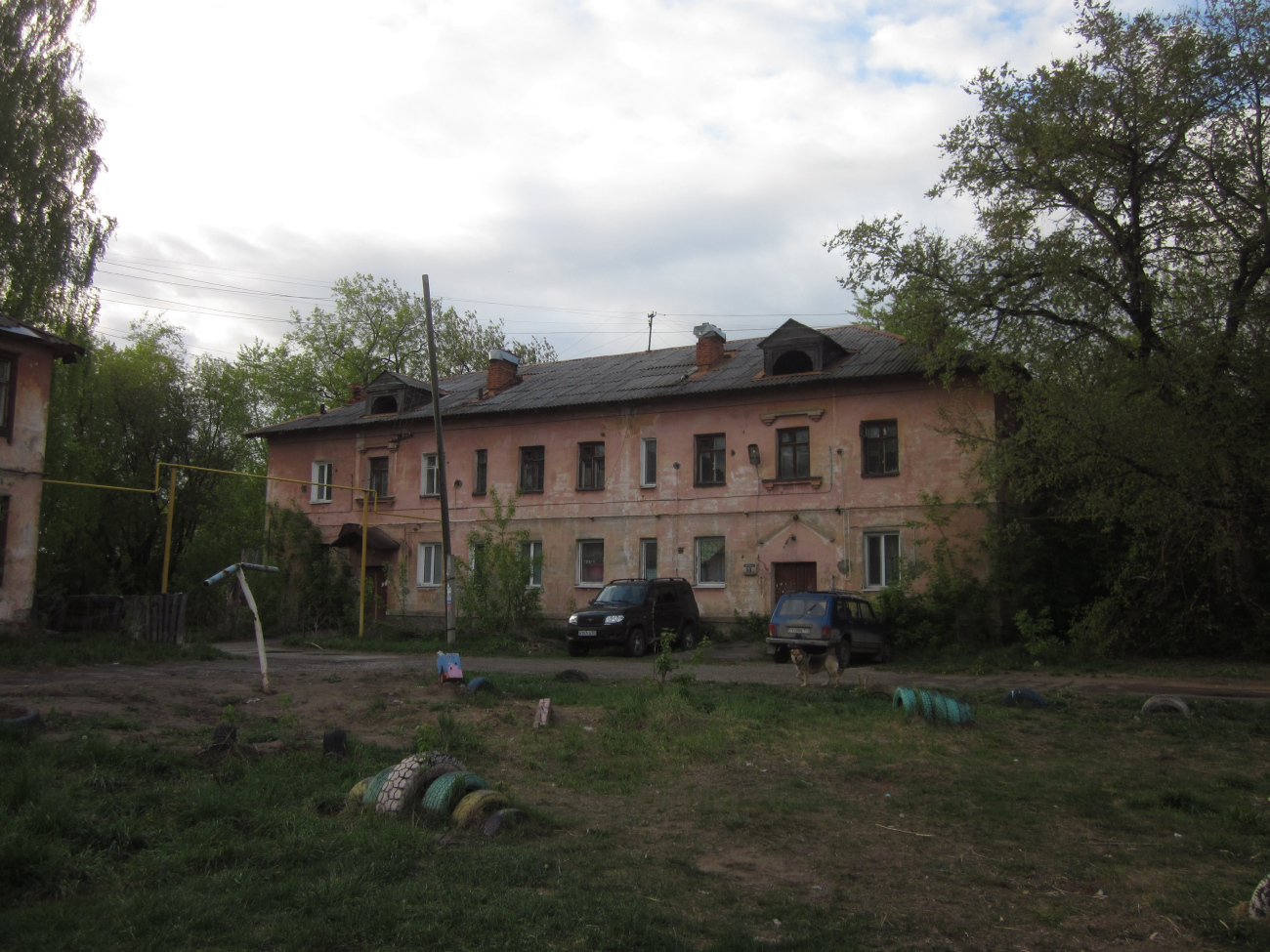 Пермь, Яранская улица, 11 / Рощинская улица, 10