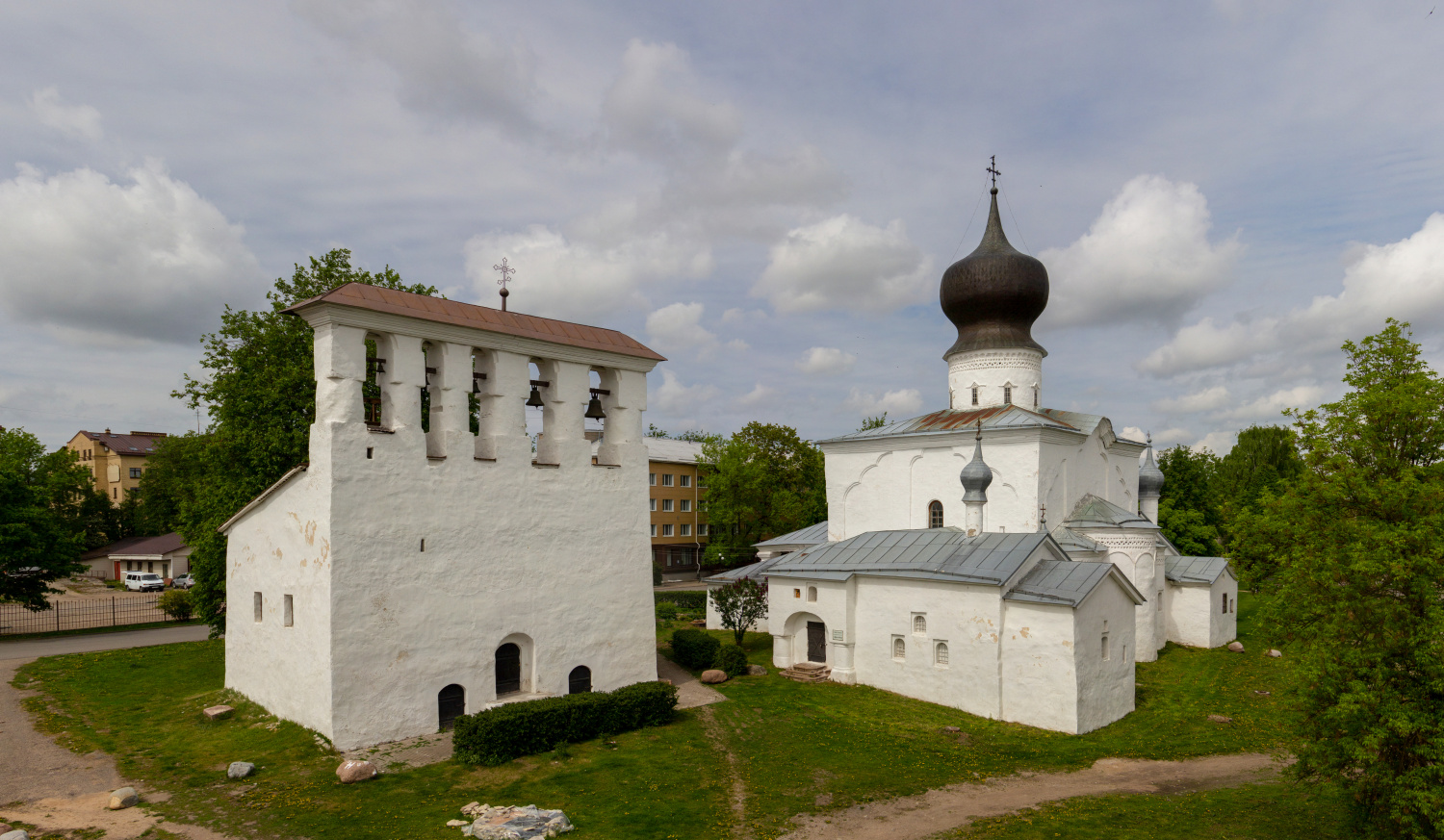Псков, Рижский проспект, 3; Рижский проспект, 1