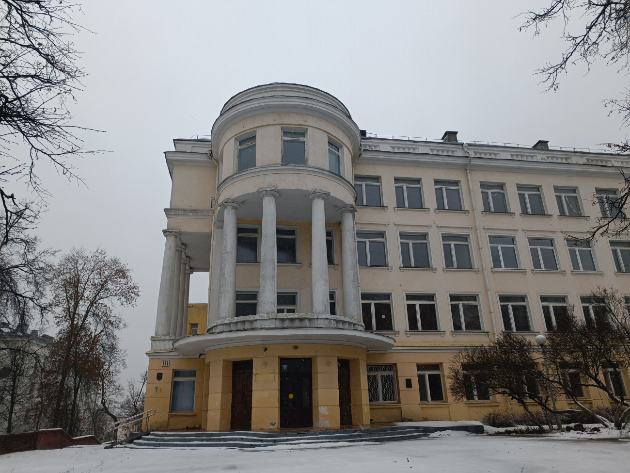 Минск, Красноармейская улица, 11 / Улица Кирова, 30