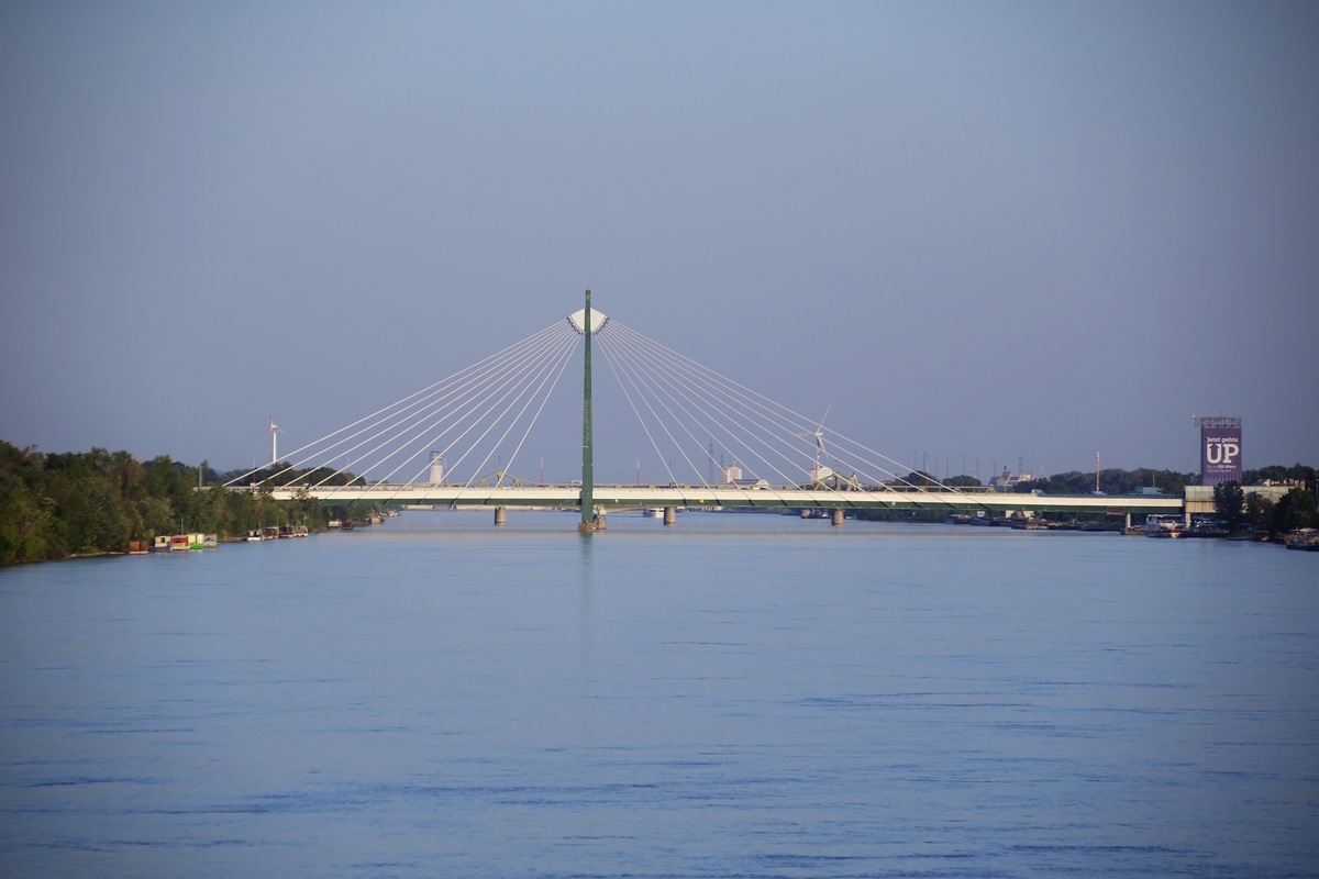 Вена, Donaustadtbrücke
