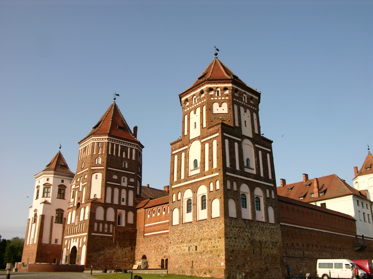 Мир, Красноармейская улица, 2
