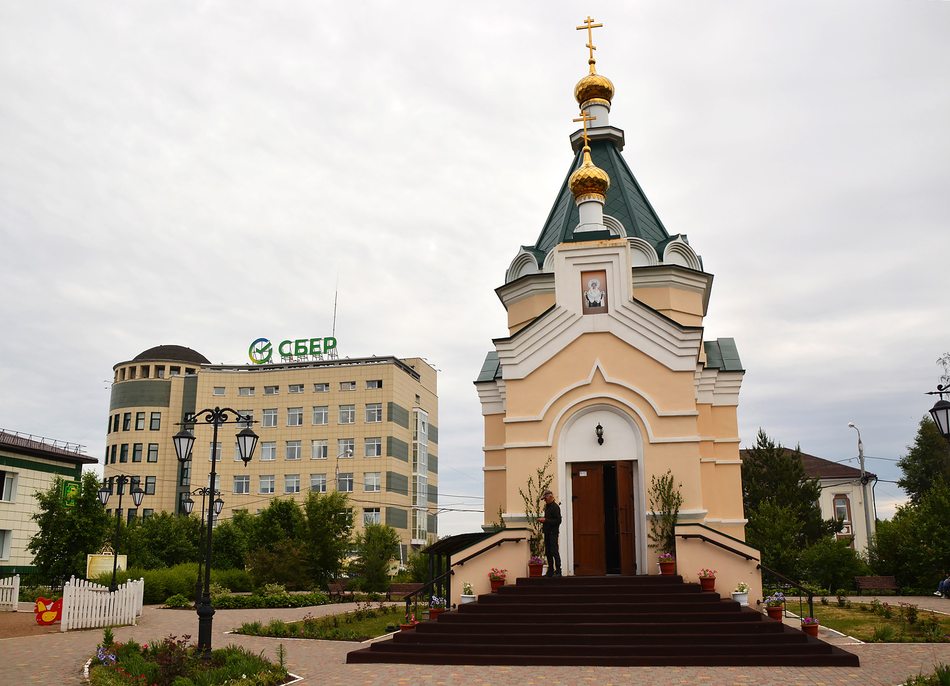 Пермь, Шоссе Космонавтов, 349; Верхнемуллинская улица, 72