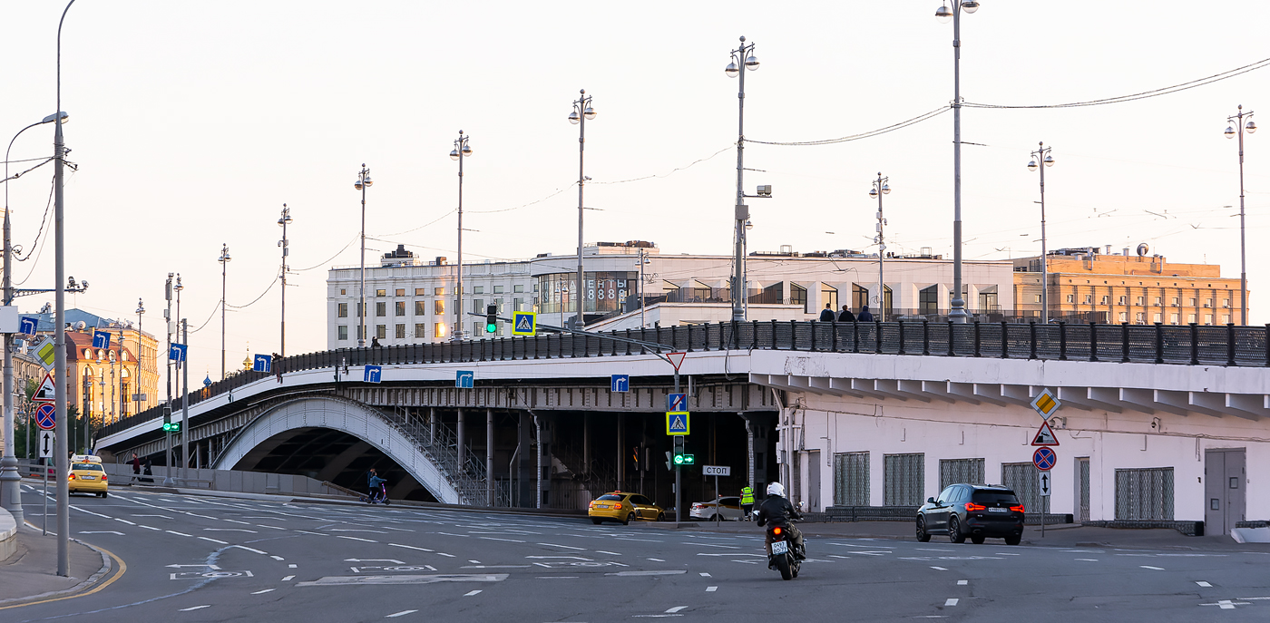 Москва, Садовнический проезд, Большой Устьинский мост