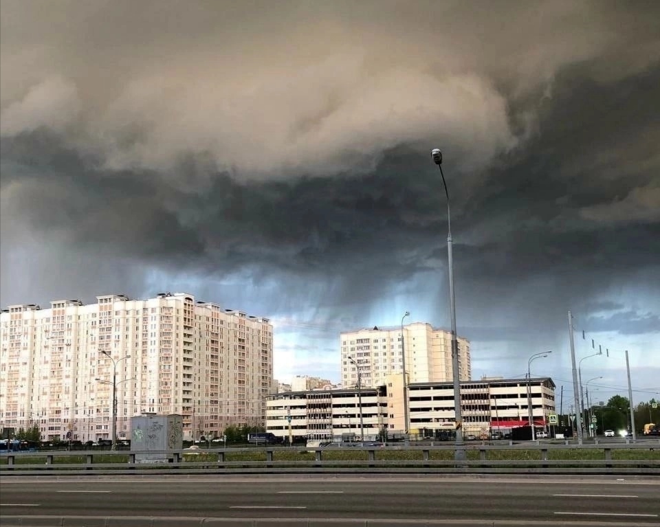 Москва, Улица Захарьинские Дворики, 3; Улица Брусилова, 3