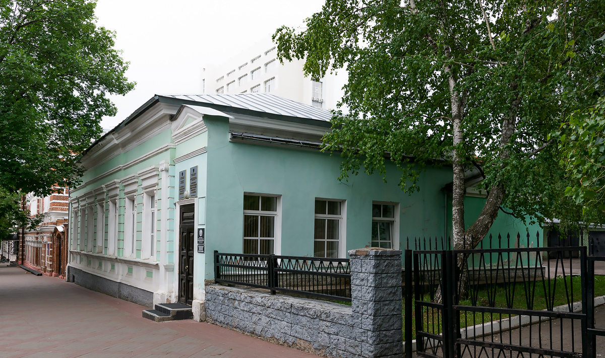 Уфа, Улица Октябрьской Революции, 8