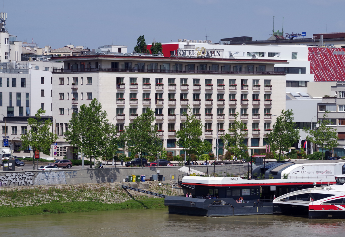 Братислава, Riečna ulica, 4