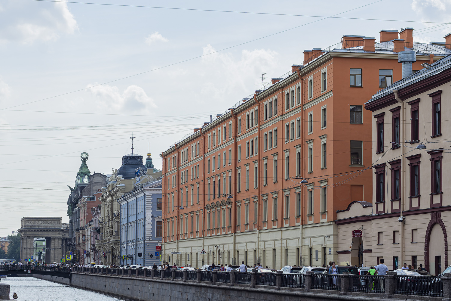 Санкт-Петербург, Набережная реки Фонтанки, 21; Набережная реки Фонтанки, 23; Набережная реки Фонтанки, 25 / Караванная улица, 24-26; Набережная реки Фонтанки, 27 / Караванная улица, 24-26