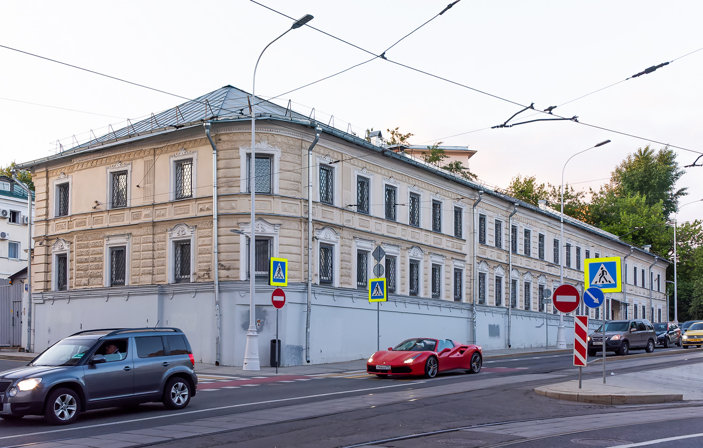 Москва, Петропавловский проезд, 7 / Яузский бульвар, 12 стр. 1