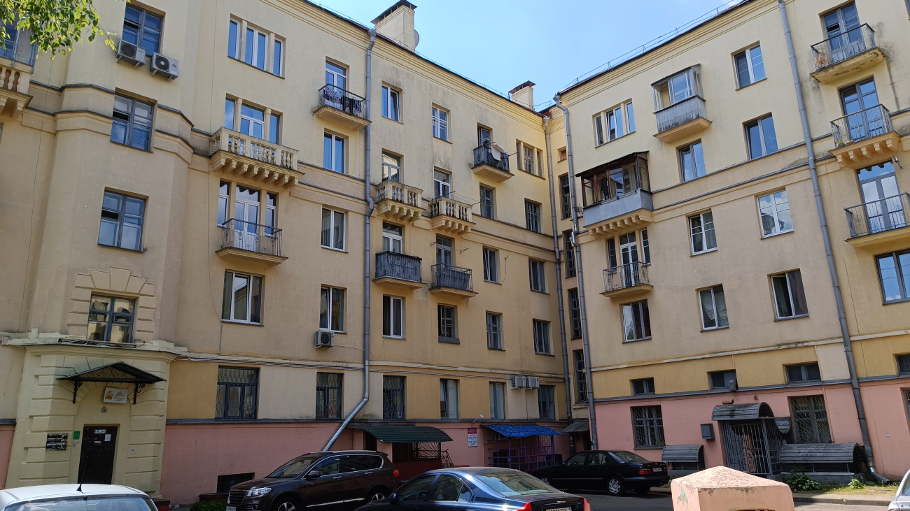 Мінск, Проспект Независимости, 31 / Коммунистическая улица, 2
