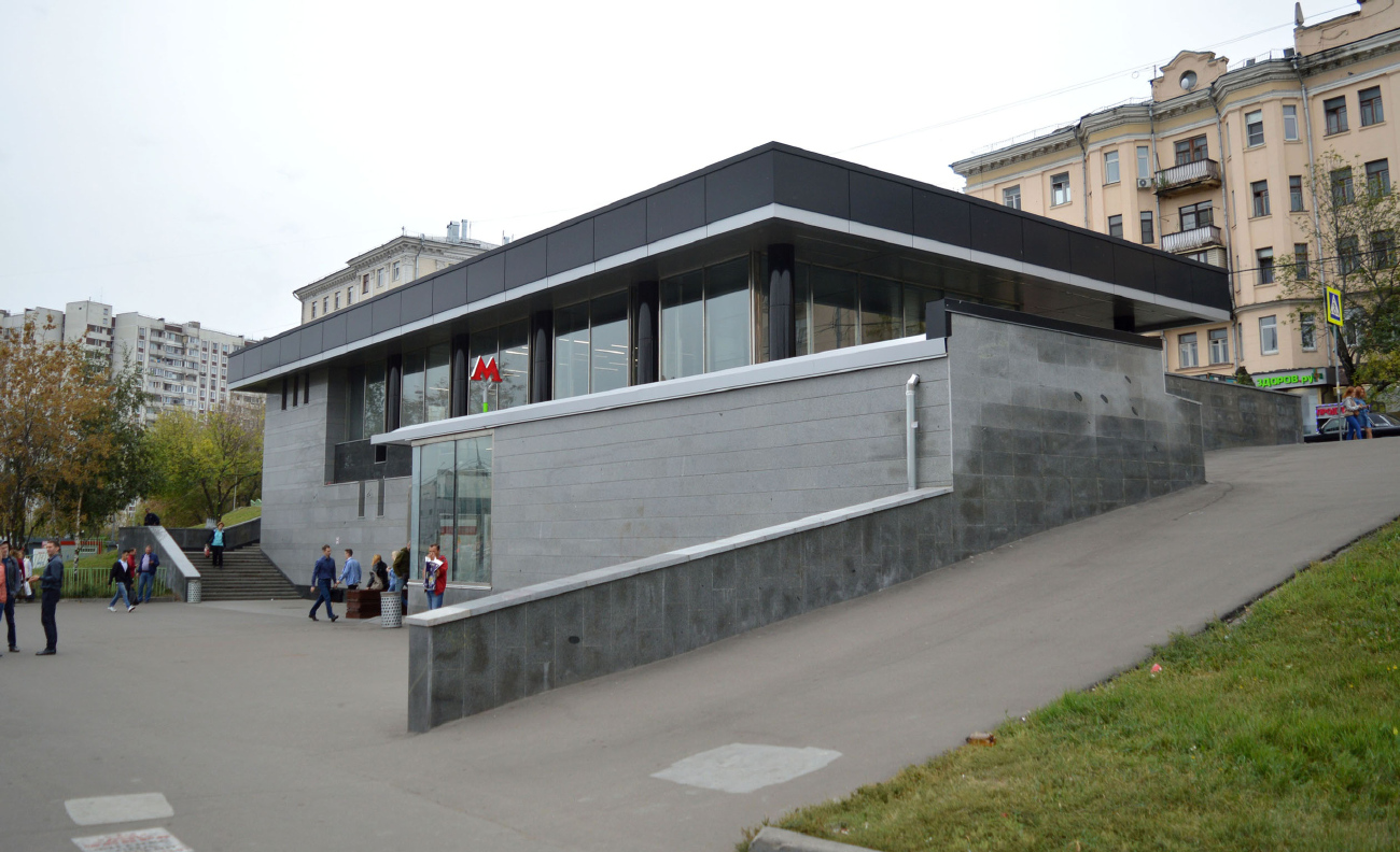 Moskva, Люблинско-Дмитровская линия Московского Метрополитена, станция метро «Кожуховская»