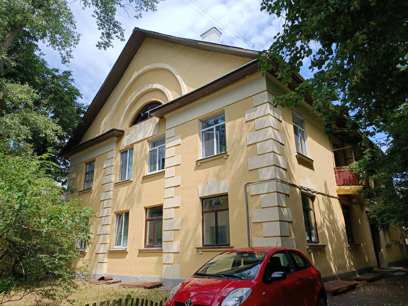 Минск, Улица Максима Богдановича, 22 / Улица Киселёва, 51