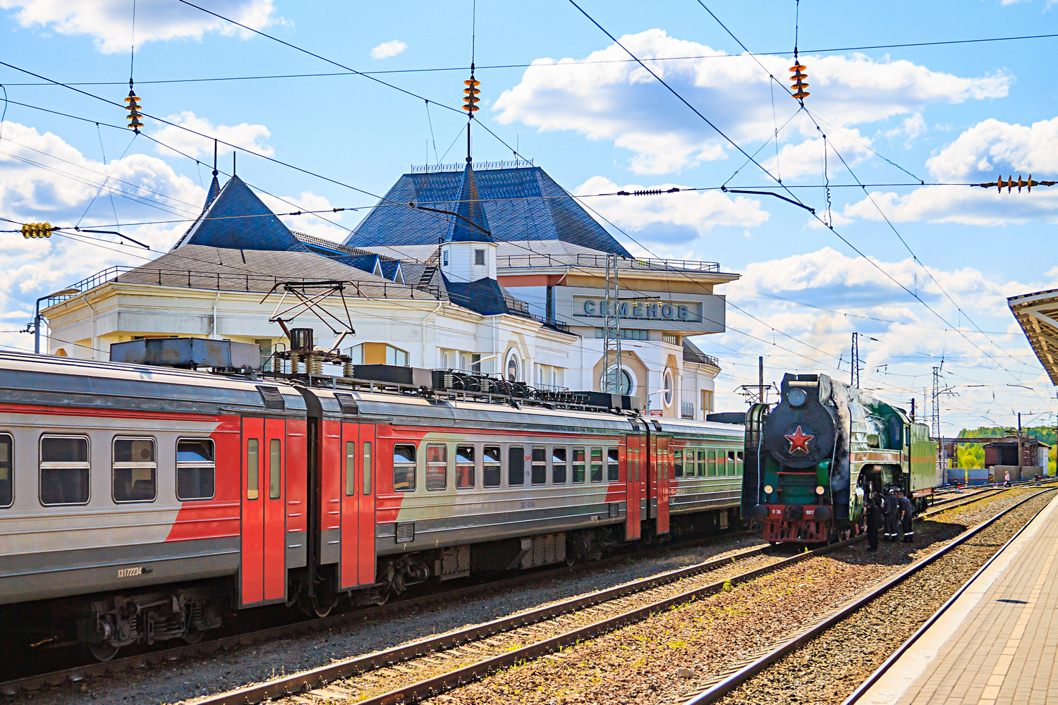 Семёнов, Привокзальная площадь, 1