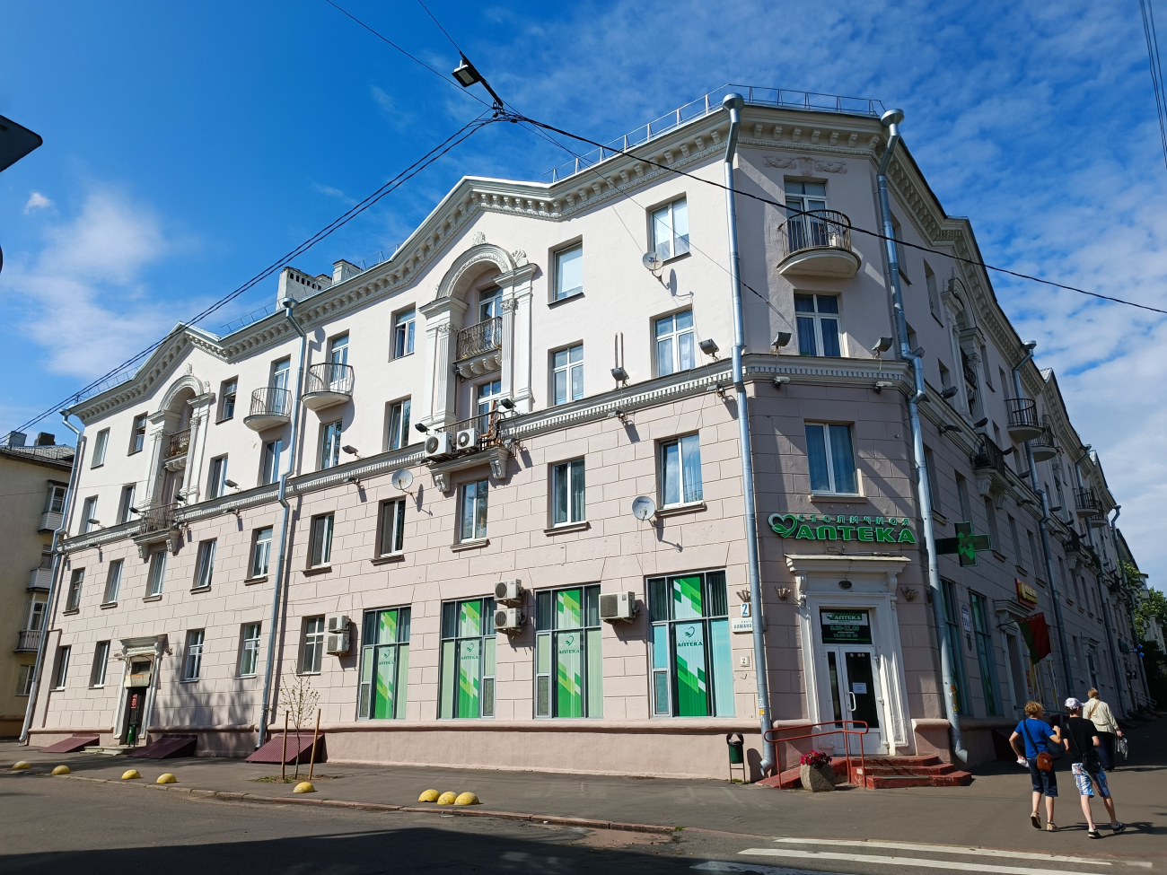 Минск, Улица Якуба Коласа, 51 корп. 1 / Улица Ломоносова, 2