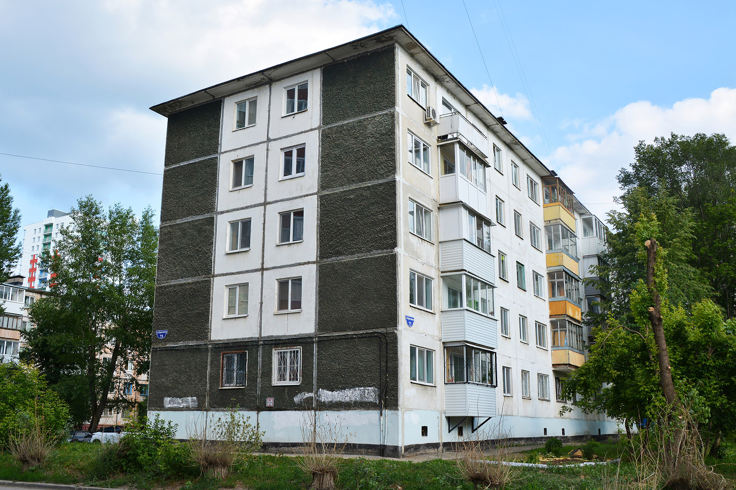 Perm, Улица Крисанова, 75