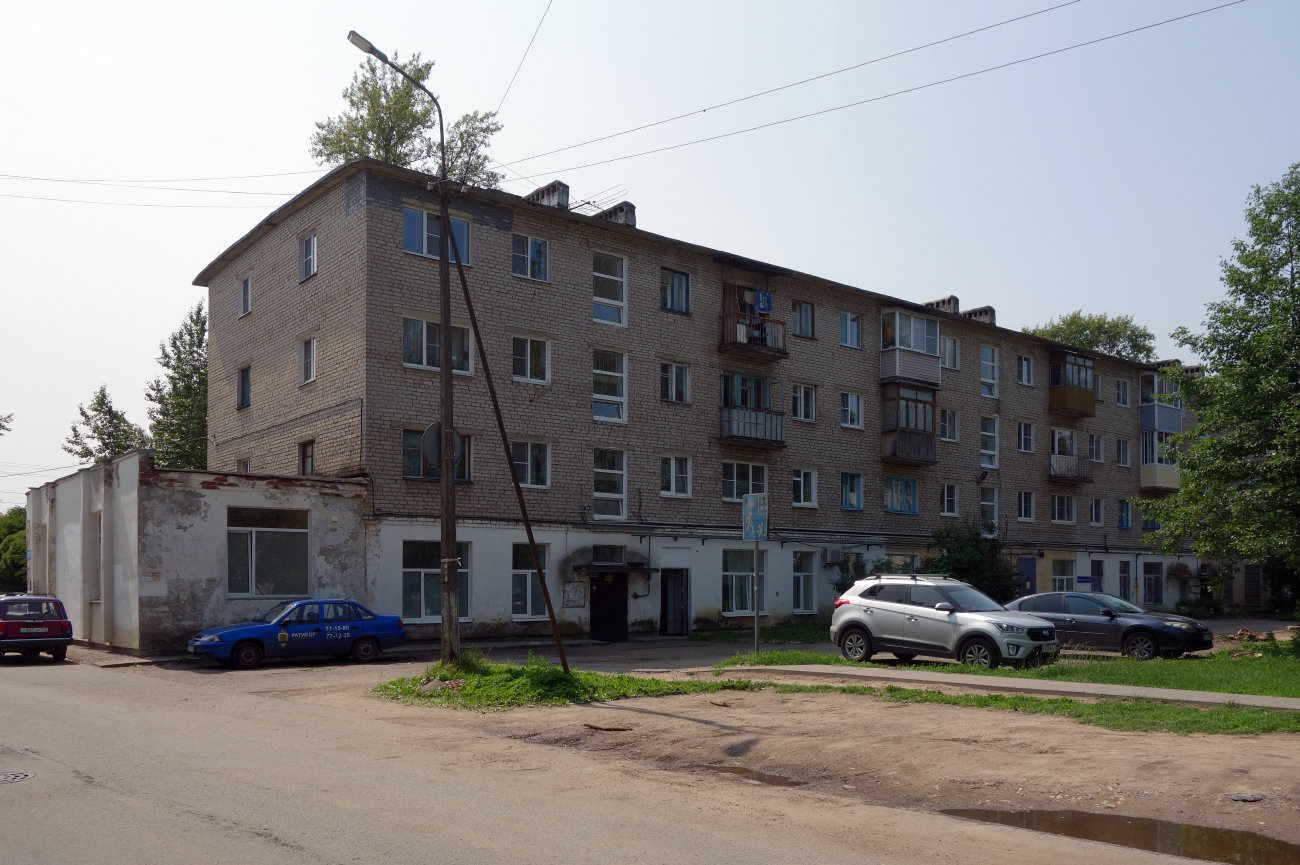 Великий Новгород, Студенческая улица, 13