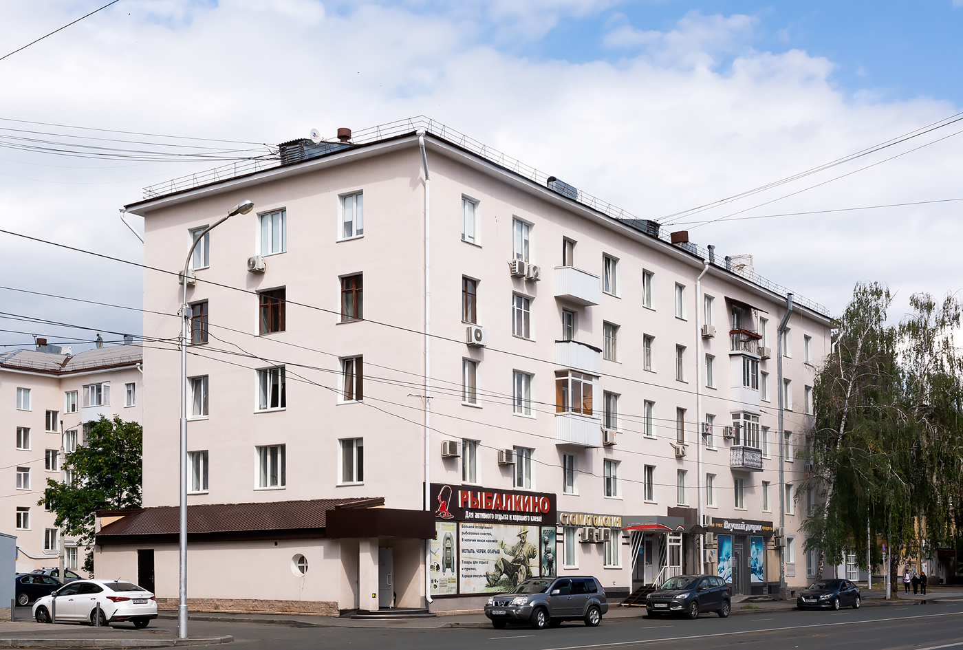 Уфа, Улица Пархоменко, 97 / Революционная улица, 101