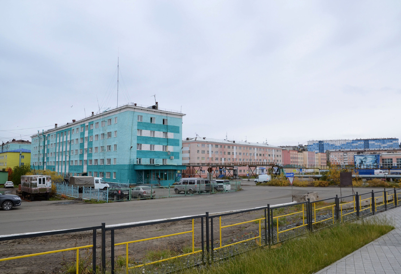 Дудинка, Улица Матросова, 14; Улица Всесвятского, 1