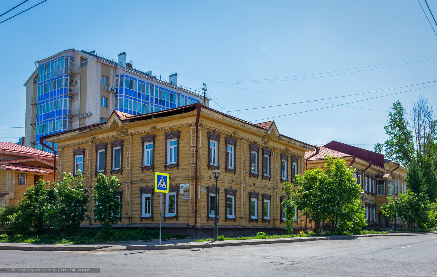 Томск, Улица Кузнецова, 20 / Улица Карташова, 11