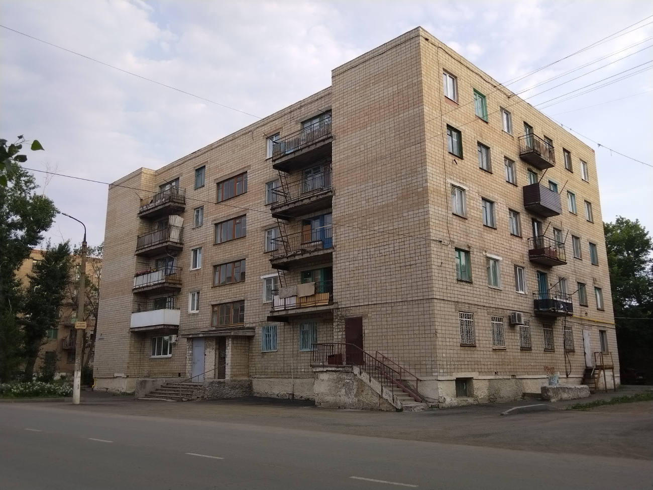 Медногорск, Комсомольская улица, 20А