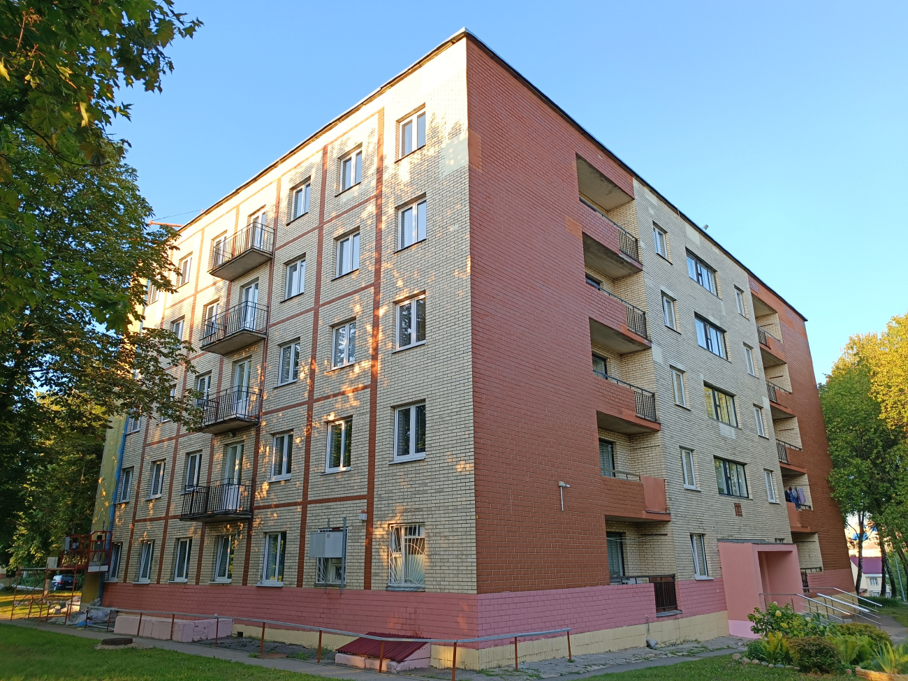 Сеница, Набережная улица, 59 корп. 2