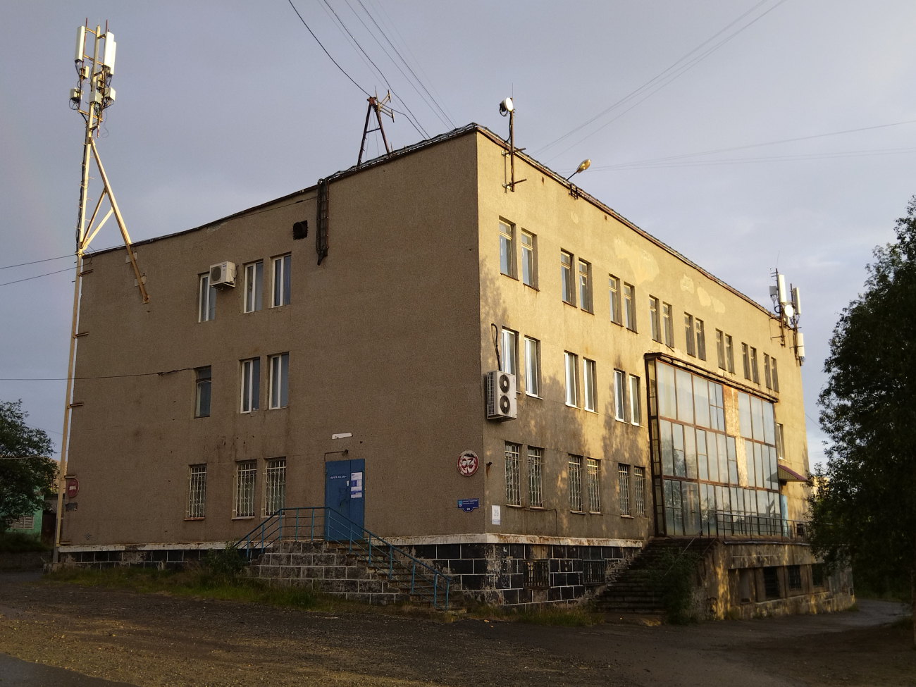 Никель, Гвардейский проспект, 29