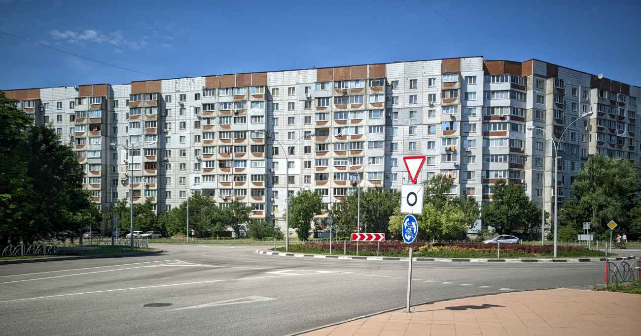 Черкассы, Улица Защитников Азовстали, 2