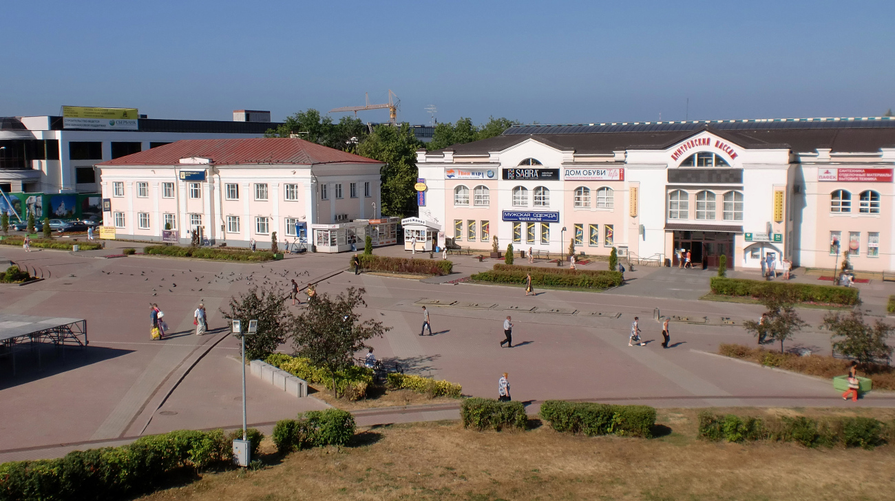 Дмитров, Советская площадь, 1; Советская площадь, 2