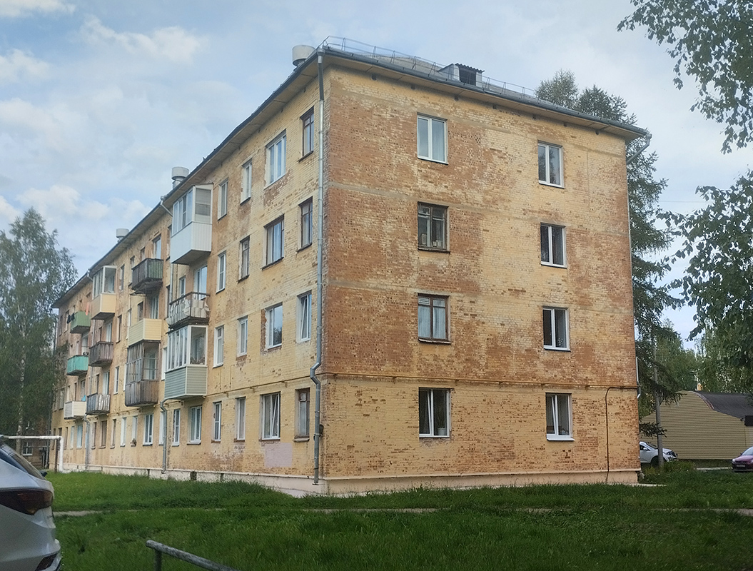 Мирный, Улица Ломоносова, 3