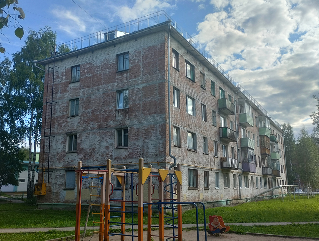 Мирный, Улица Ломоносова, 11